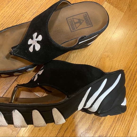 3/$25.00 🛍 
TRANSIT platform sandals, real suede - Picture 4 of 6